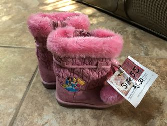 Disney princess snow boots -size 5.5