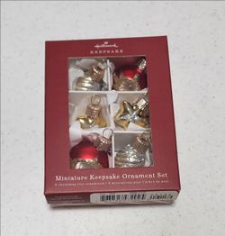 Miniature keepsake ornament set