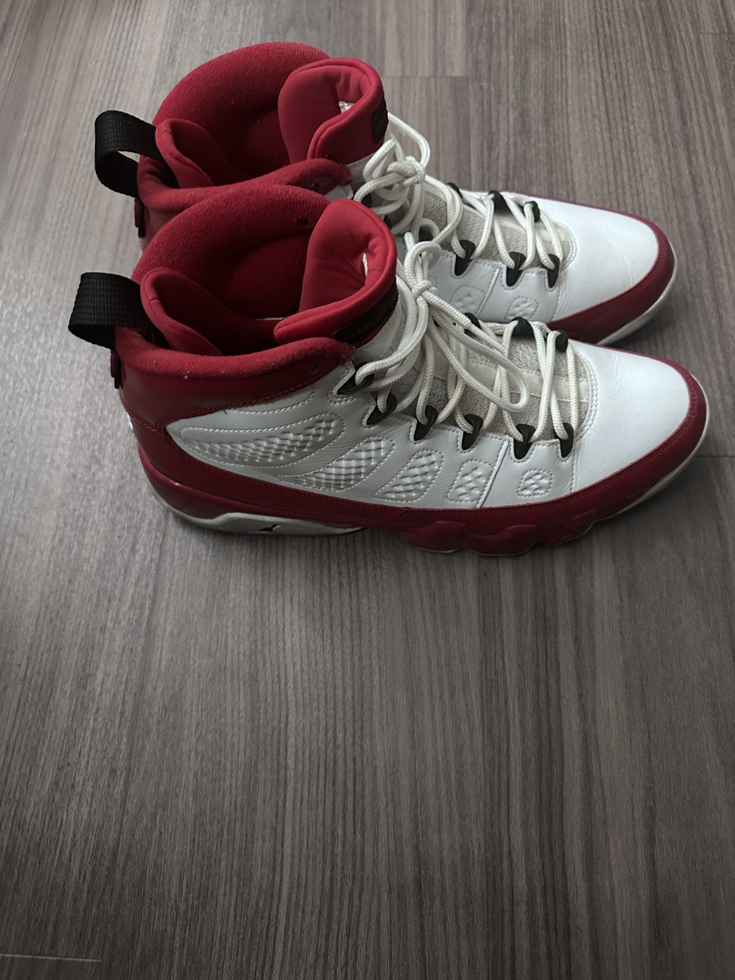 Jordan Retro (White Gym Red)