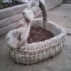 VINTAGE CONCRETE HEART BASKET PLANTER 