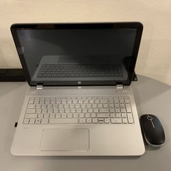 15.6 inch Touchscreen HP with Wireless mouse