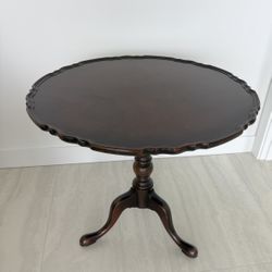 Chippendale Antique Tilt Top Pie Crust Border Table 