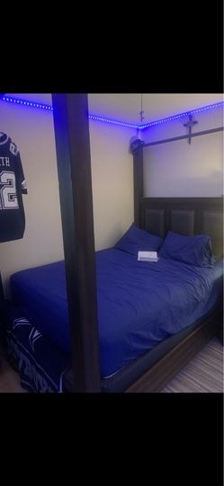 Queen size bed