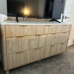 NEW- Dresser And Matching Night Stan Bundle 