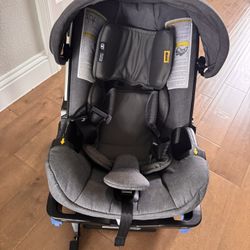 Doona Infant Car Seat Stroller Combo | Retails $650 – Selling for $250