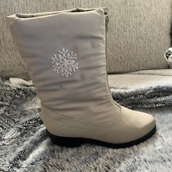 Womens Snow Boots Size 8