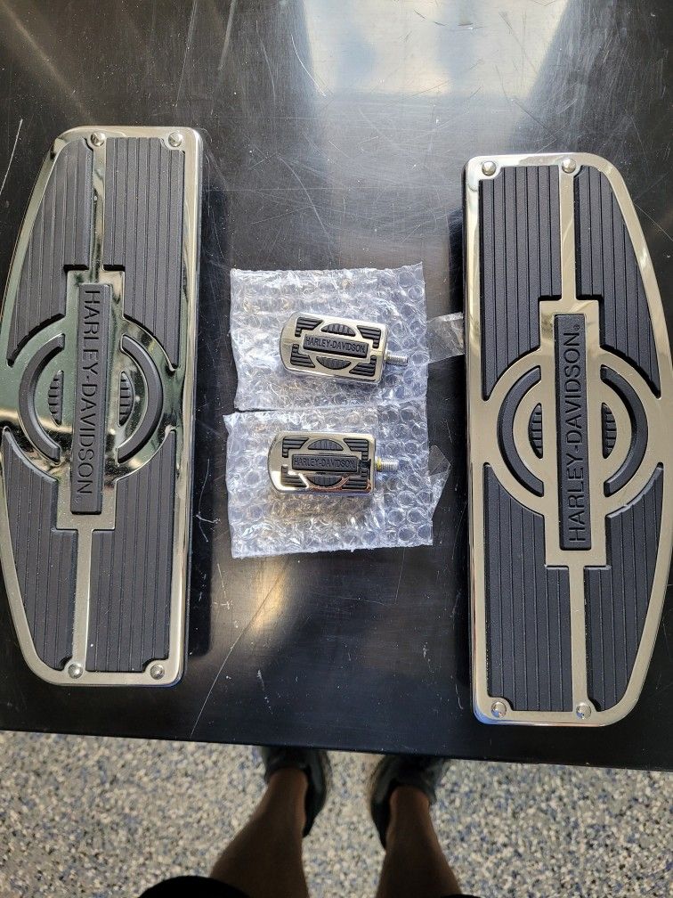 Harley Touring Nostalgic Floorboards And Shifter Pegs for Sale in Miami