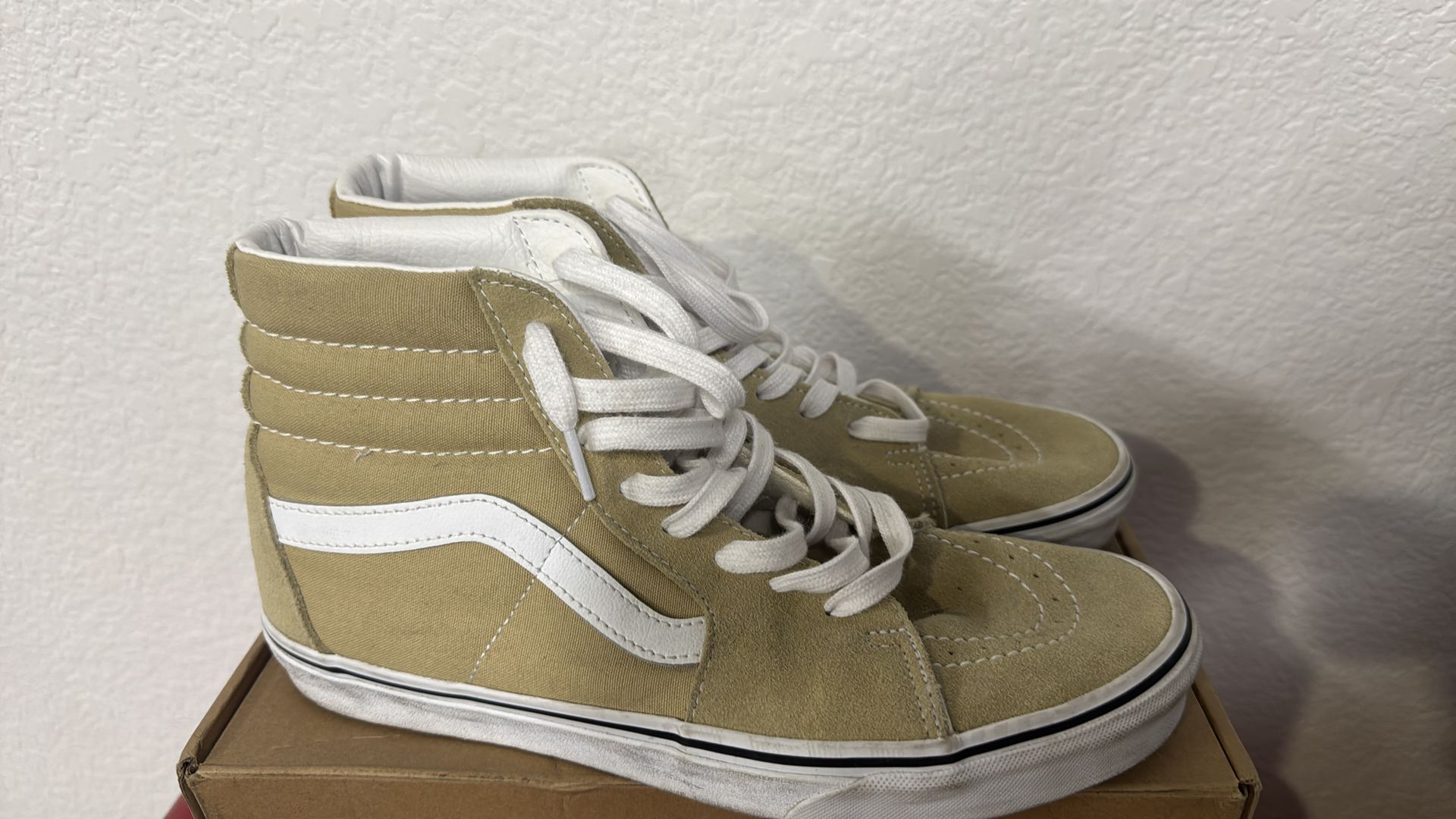 Vans Sk8-Hi high-top sneakers (Men 9.5/Women 11)