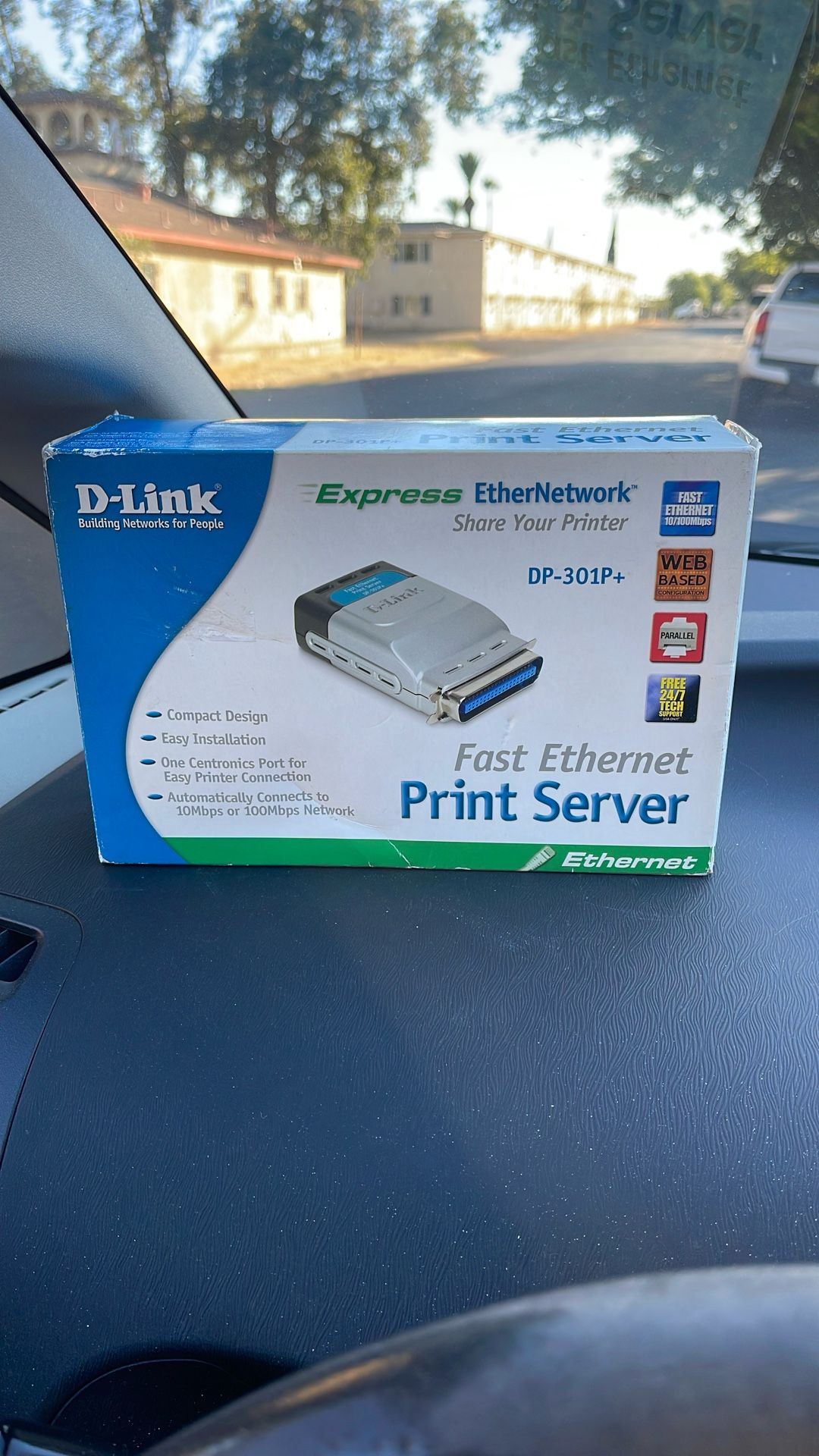 D-Link (DP-301P+) Fast Ethernet Parallel 1 Centronics Port Print Server open Box