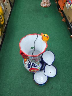Fuente  florero talavera ($165) 12031irestone Blvd Norwalk CA