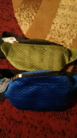 Set of 2 brand new belt hand bags