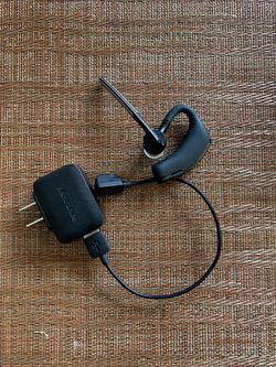 Platronics hands free bluetooth ear piece