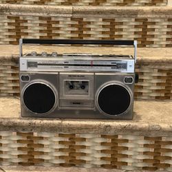 Retro boombox