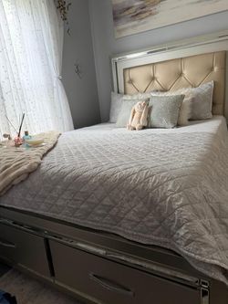 Queen bed