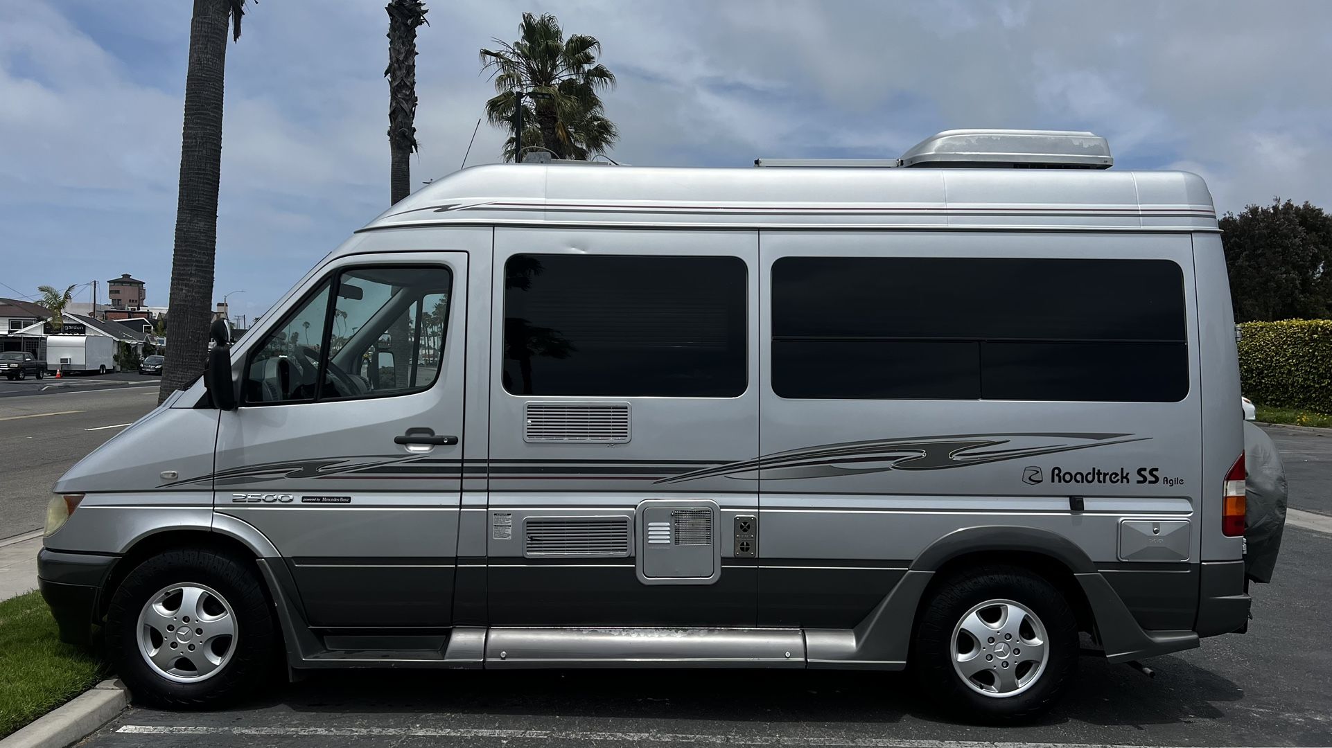 2006 Roadtrek SS Agile Camper Van