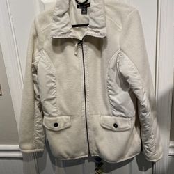 Ladies Size Medium Macys Style and Company White Fleece Jacket