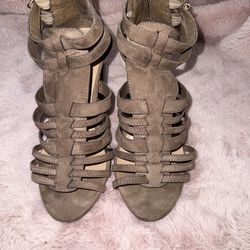 Heel sandal tan size 8