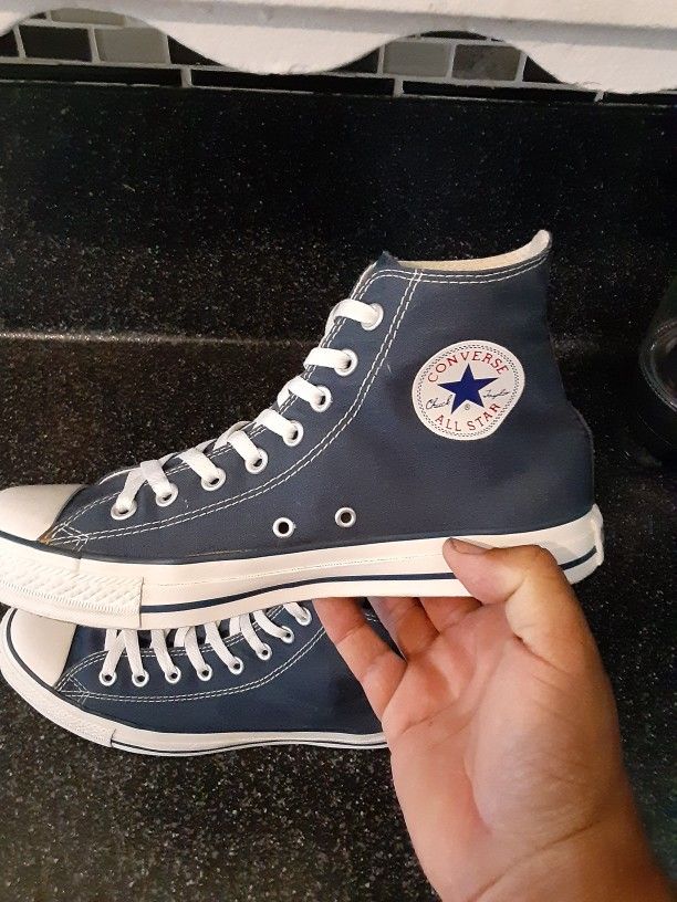 Converse mens 8.5 Like new 