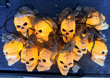 15 ft Skull String Lights – Halloween Décor