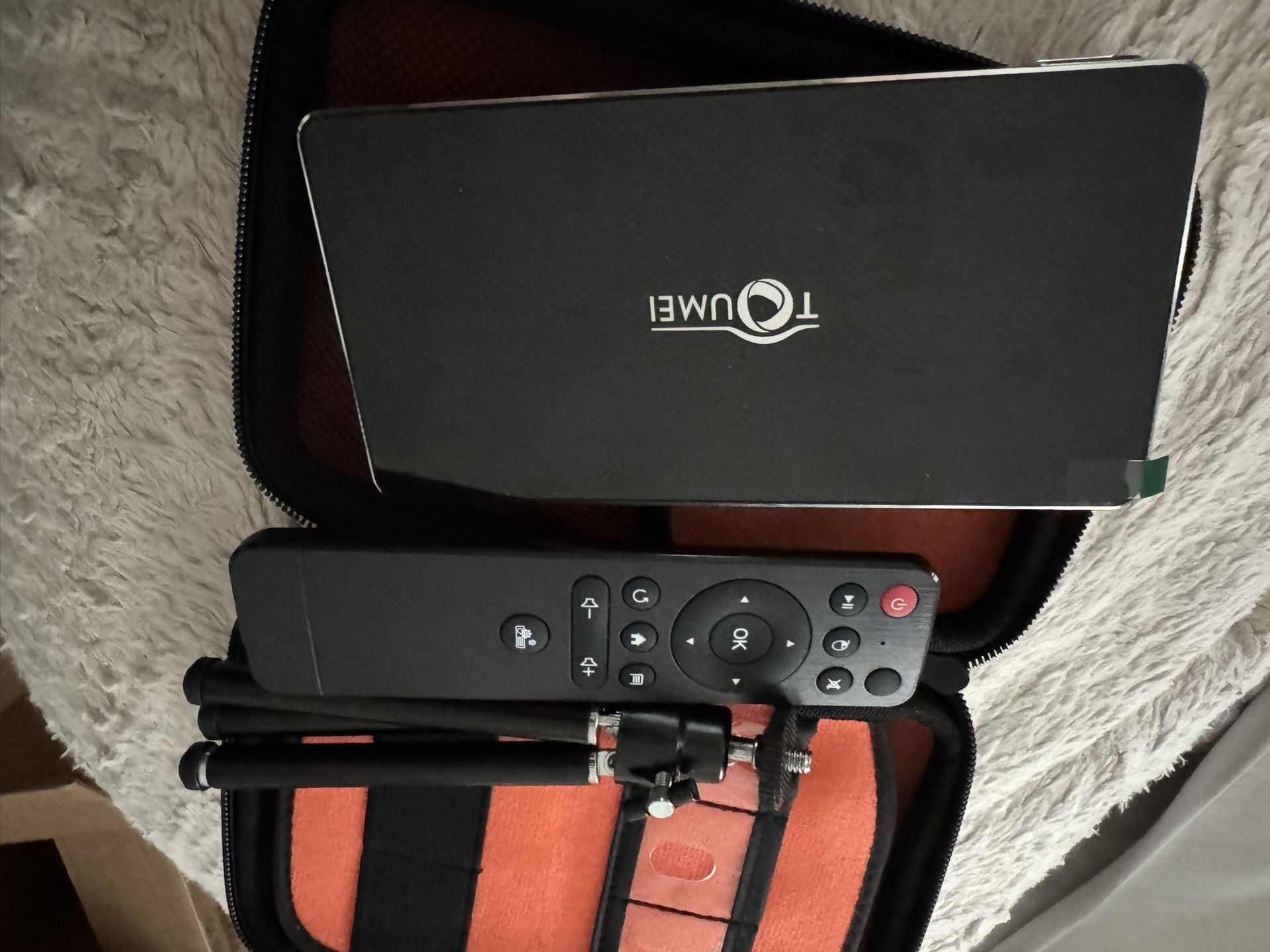 Toumei Mini Projector