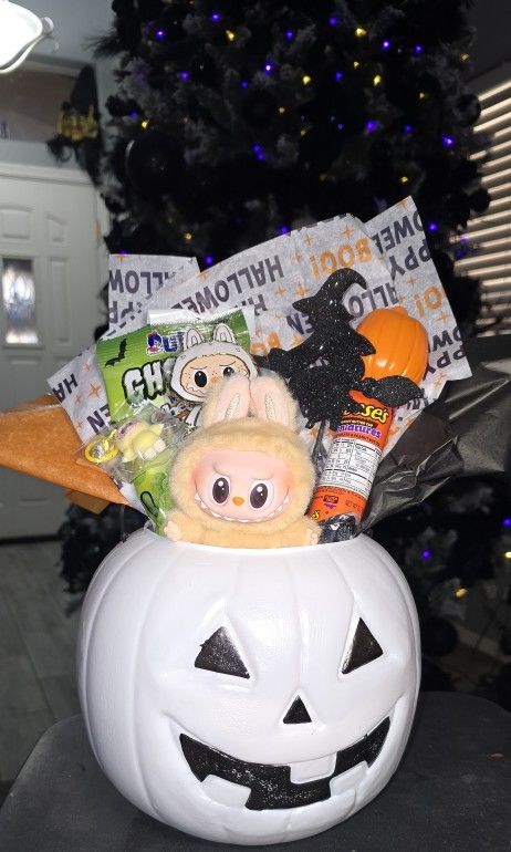 Get your Halloween Boo Basket π Labubu of your choice.
Located on 51st Ave and Southern