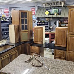 Gorgeous Solid Wood Kitchen Cabinets Granite Counters Sink And More