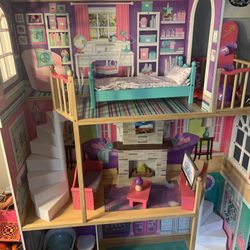 Wooden Dollhouse for 18-Inch Dolls