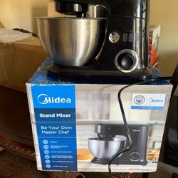The Midea Stand Mixer (Model MKM30130BPK
