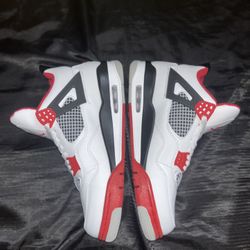 JORDAN 4