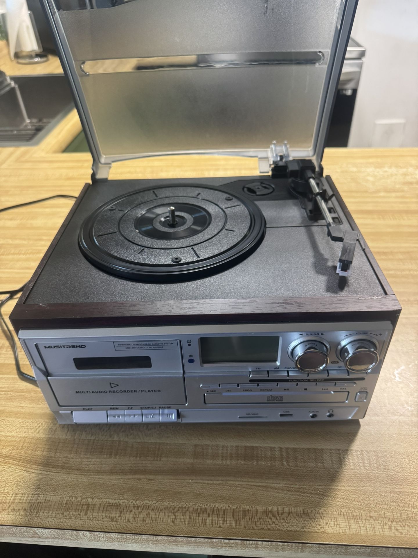 Musitrend in Record Player NEW