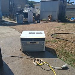 Frigidaire AIR CONDITIONER 