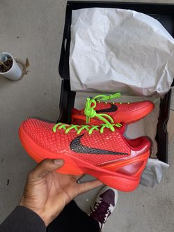 Kobe 6 “Reverse Grinch” Size 8.5 Men 