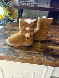 New Toddler Boots Size 5