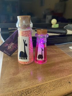 Disney Kuzco’s Potion Bottle Glow Cube & Candy Potion Set