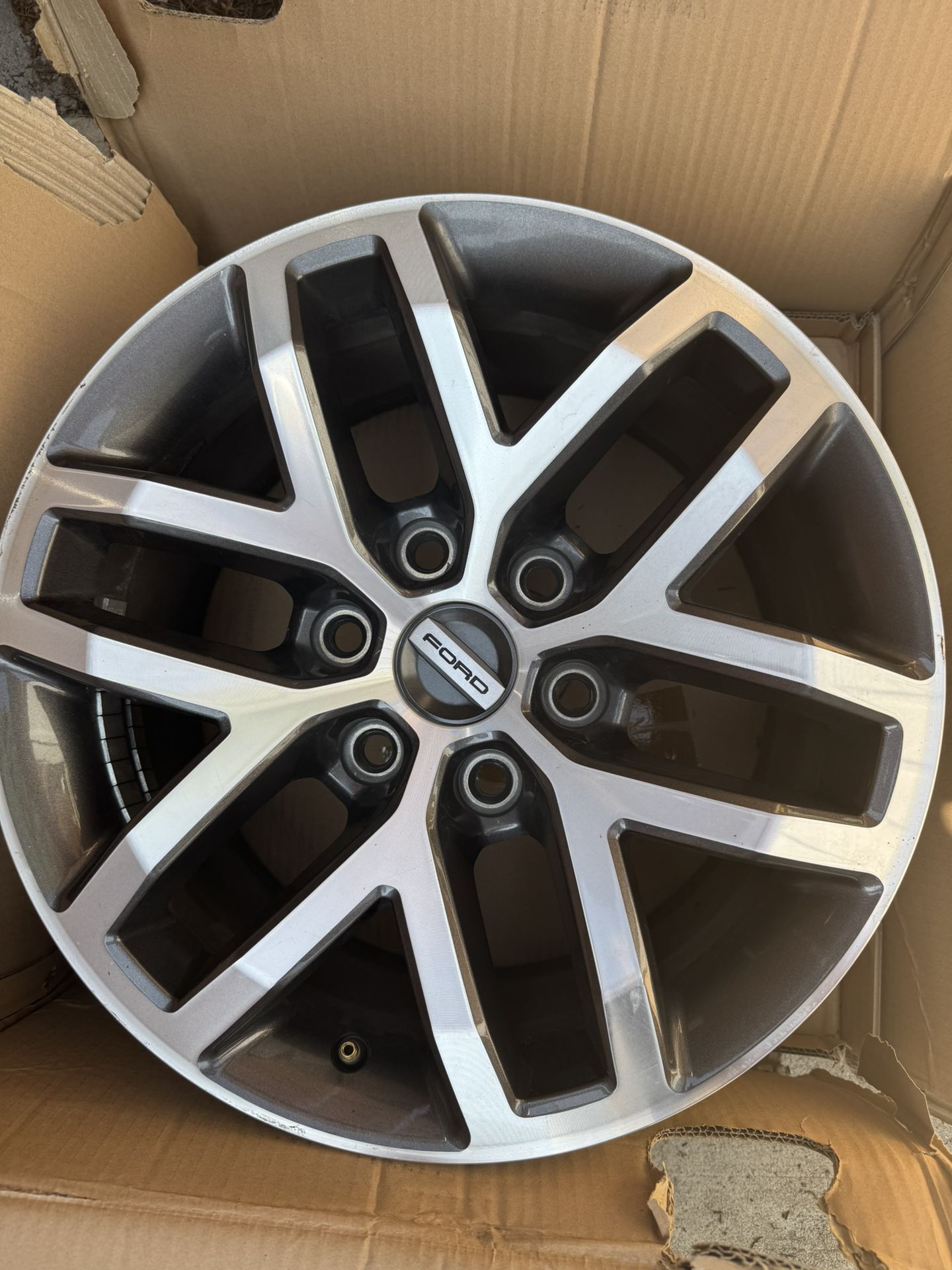 2017 Ford Raptor 17” Wheels 6x135mm