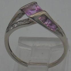 1OKT WHITE GOLD RING SIZE 7 2.1 GRAMS 2 SMALL DIAMONDS PINK STONE. 866358-3.