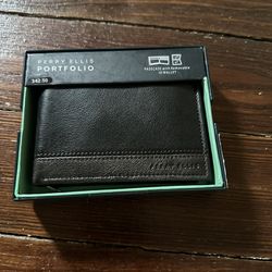Brand new perry Ellis wallet