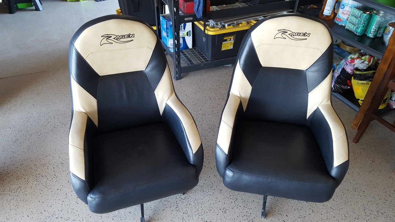 Toy hauler Captain chairs rage'n