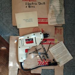 Vintage SKIL Drill with Bits