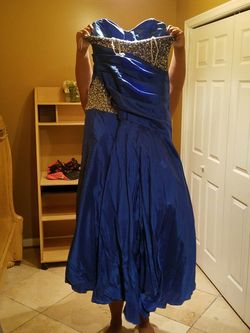 Prom dress size 16 from Jersey Couture paid $600