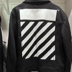 Off-White Black & White Jacket size XL