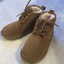 UGG KIDS SIZE 2 