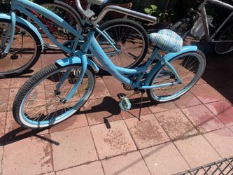 La holla 24’ light blue Bike