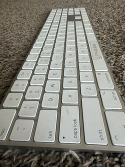 Apple Magic Keyboard, Bluetooth