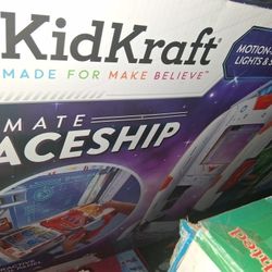 Kid Kraft Ultimate Spaceship