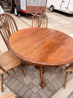 Round Oak Dining Table