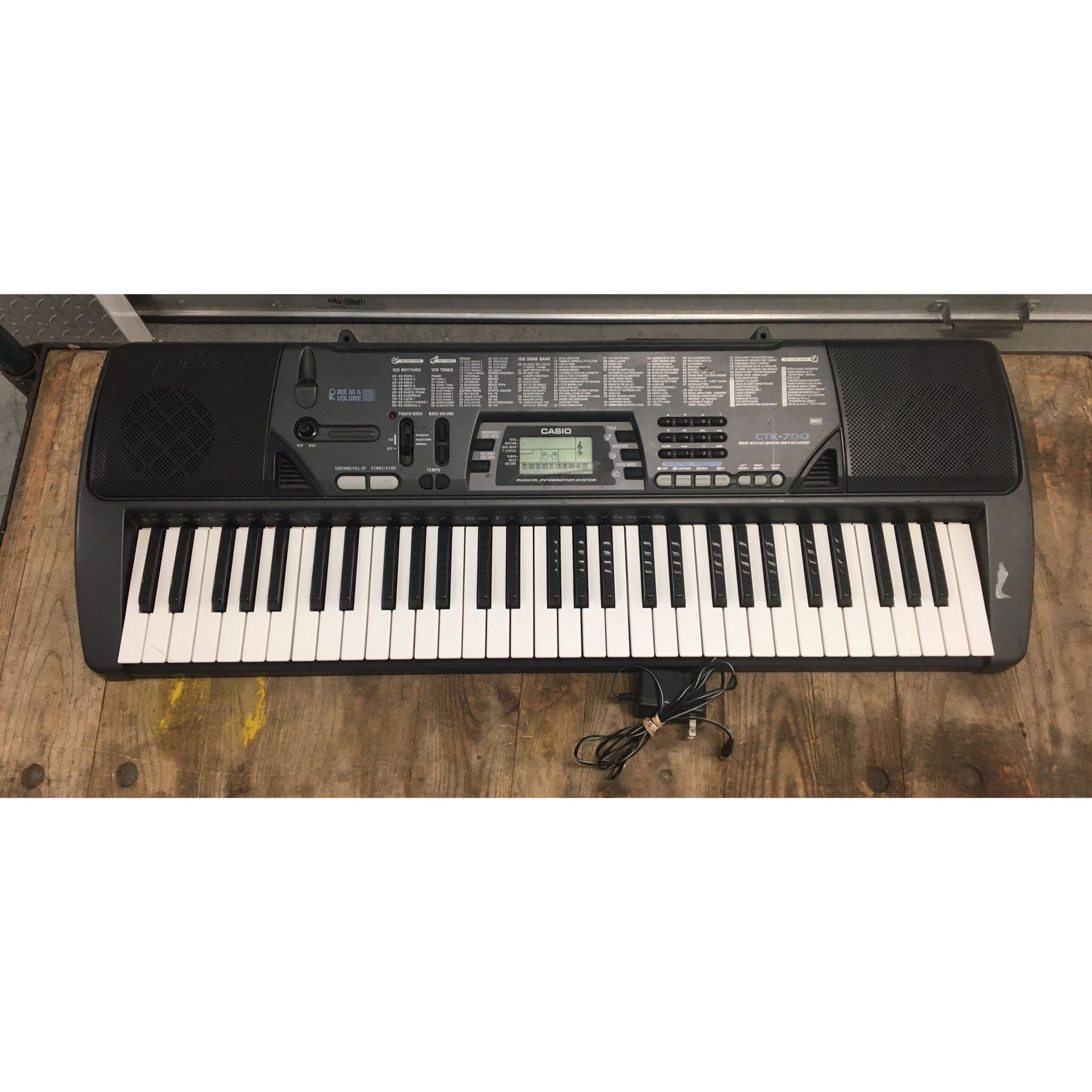 Casio 61 Key Electronic Keyboard Piano Model CTK-700 With Power Adapter