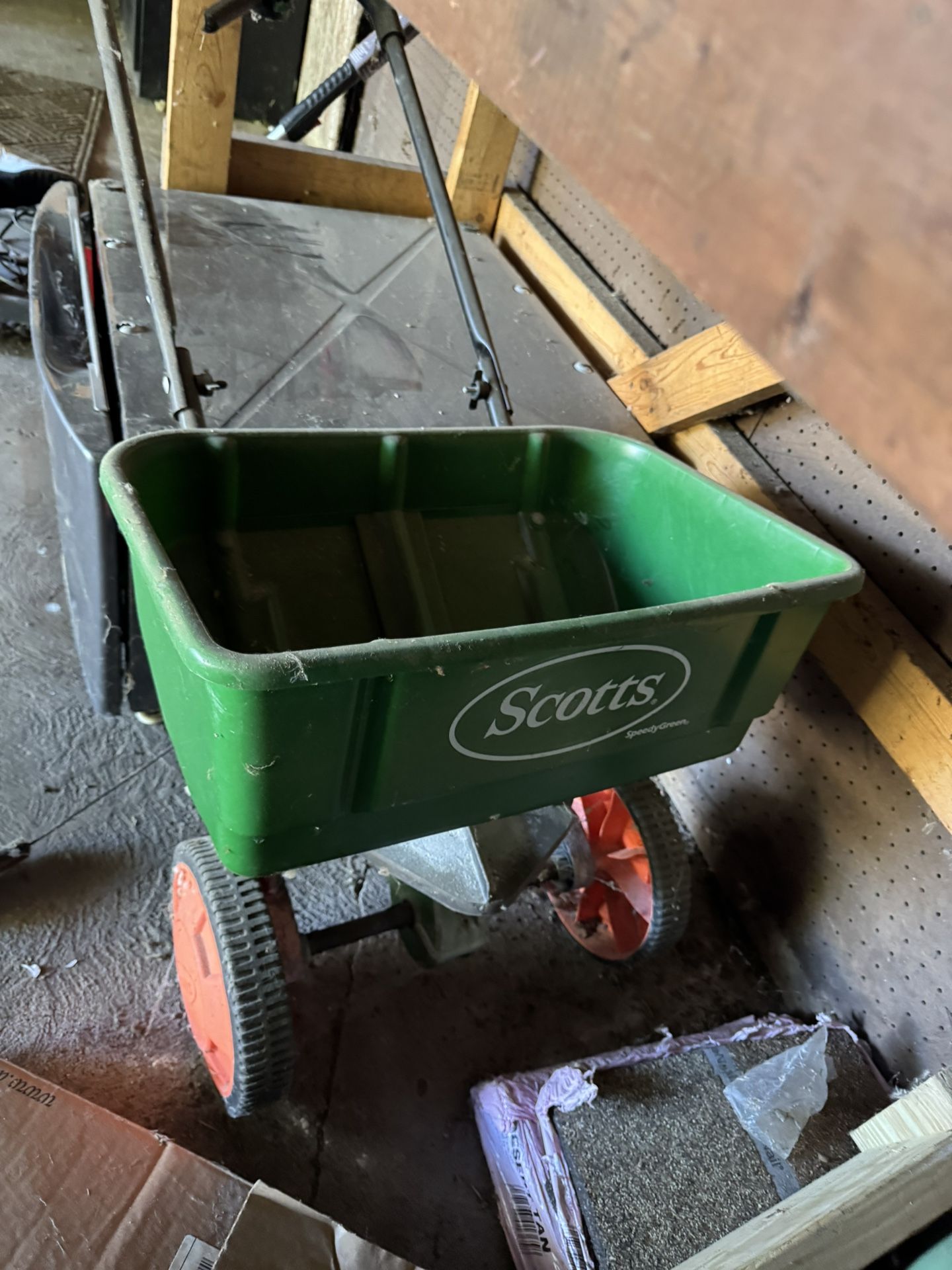 Scott’s Grass Seed Spreader Not Used New