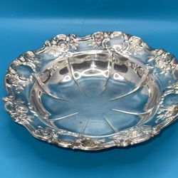 The Vintage TOWLE 4022 Silver Plate 7 1/2" Rose Scallops Bon Bon Candy Dish
