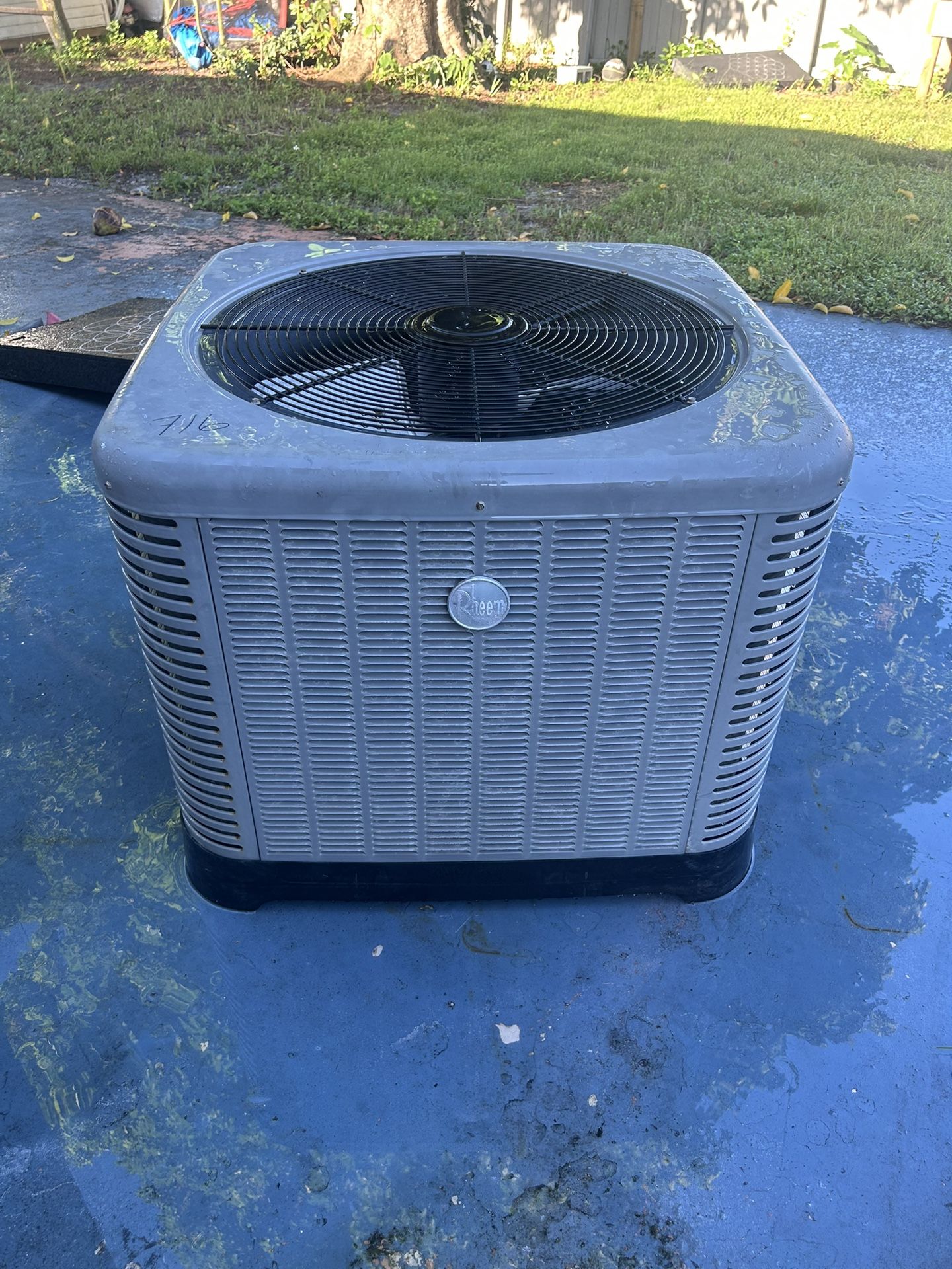 RHEEM SHORTY AC UNIT GREAT CONDITION